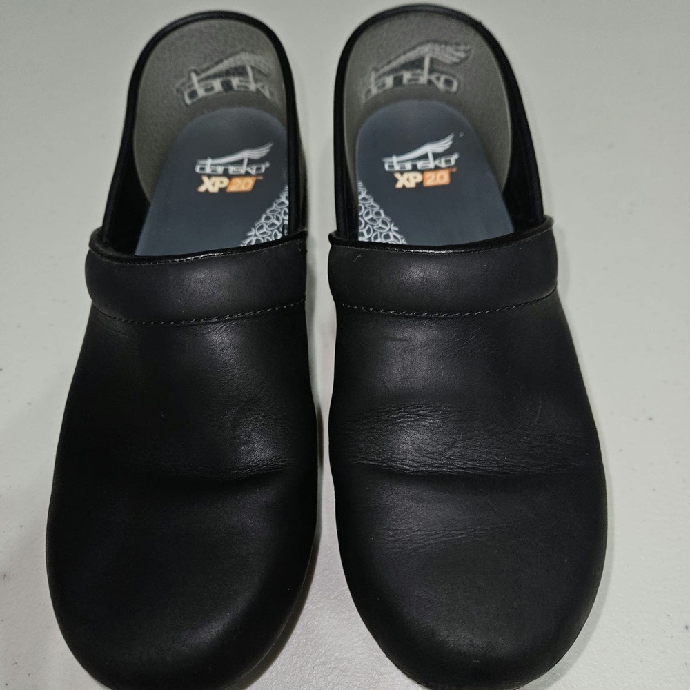 Dansko XP 2.0 Black Leather Clogs Size 41